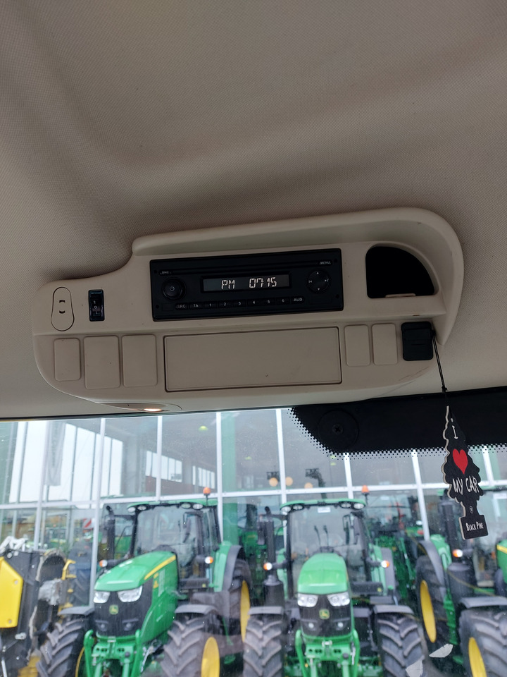 جرار JOHN DEERE 6230R: صور 8 جرار JOHN DEERE 6230R: صور 8