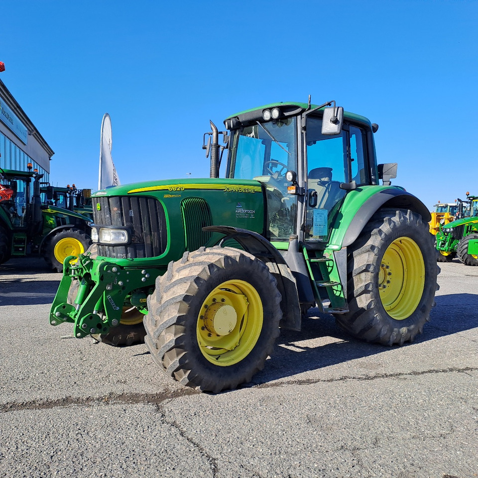 JOHN DEERE 6820 - جرار: صور 1 JOHN DEERE 6820 - جرار: صور 1