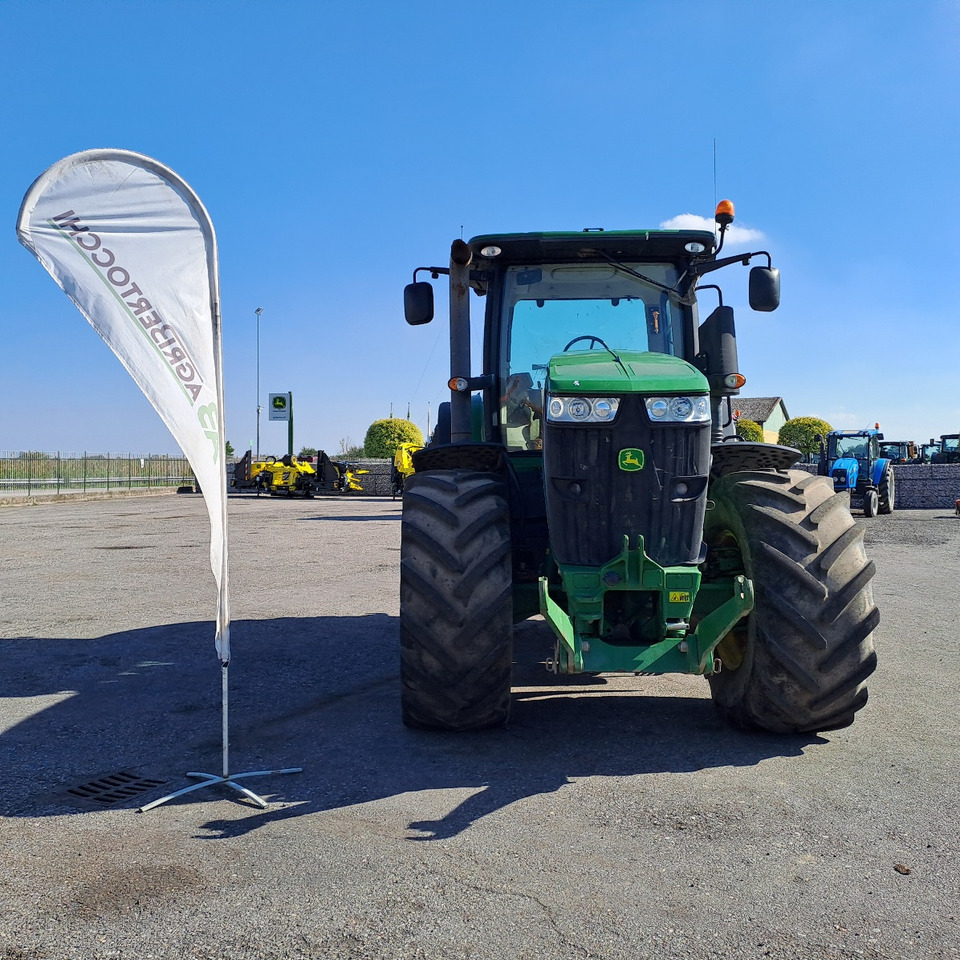 JOHN DEERE 7230R - جرار: صور 3 JOHN DEERE 7230R - جرار: صور 3