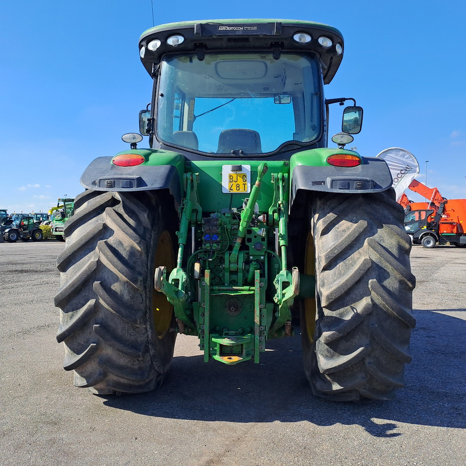 JOHN DEERE 7230R - جرار: صور 5 JOHN DEERE 7230R - جرار: صور 5