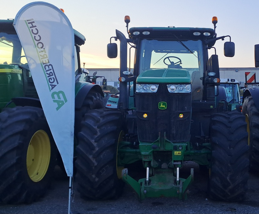 JOHN DEERE 7230R - جرار: صور 2 JOHN DEERE 7230R - جرار: صور 2