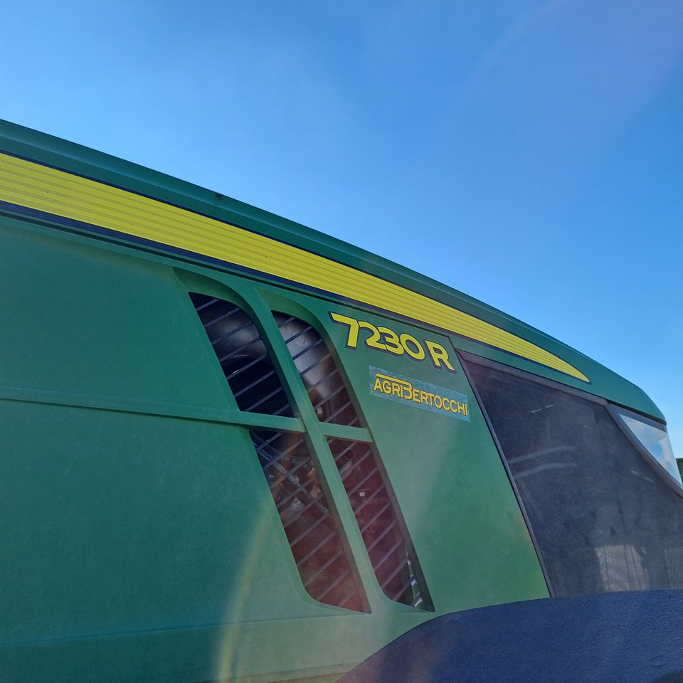 JOHN DEERE 7230R - جرار: صور 2 JOHN DEERE 7230R - جرار: صور 2
