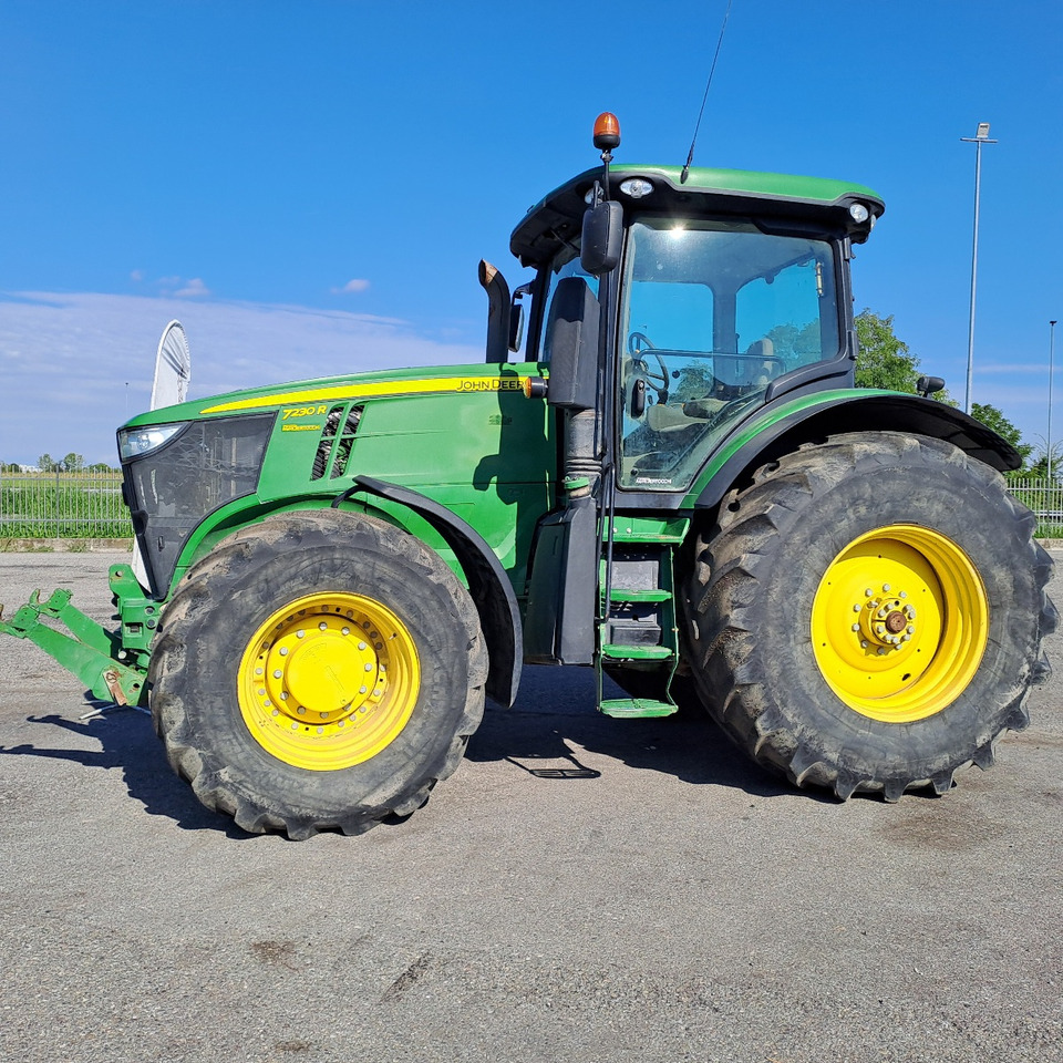 JOHN DEERE 7230R - جرار: صور 1 JOHN DEERE 7230R - جرار: صور 1