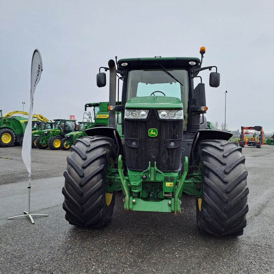 JOHN DEERE 7230R - جرار: صور 3 JOHN DEERE 7230R - جرار: صور 3