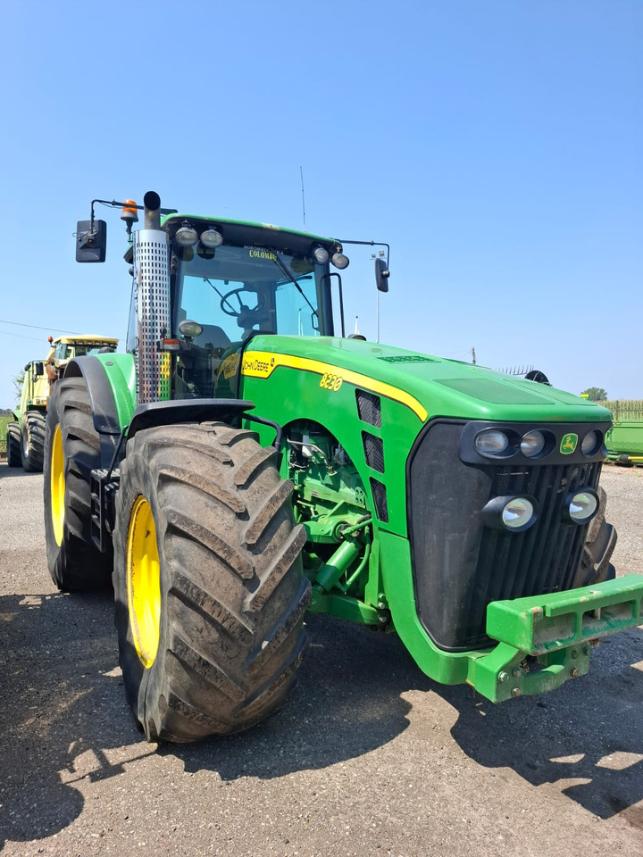JOHN DEERE 8230 - جرار: صور 1 JOHN DEERE 8230 - جرار: صور 1