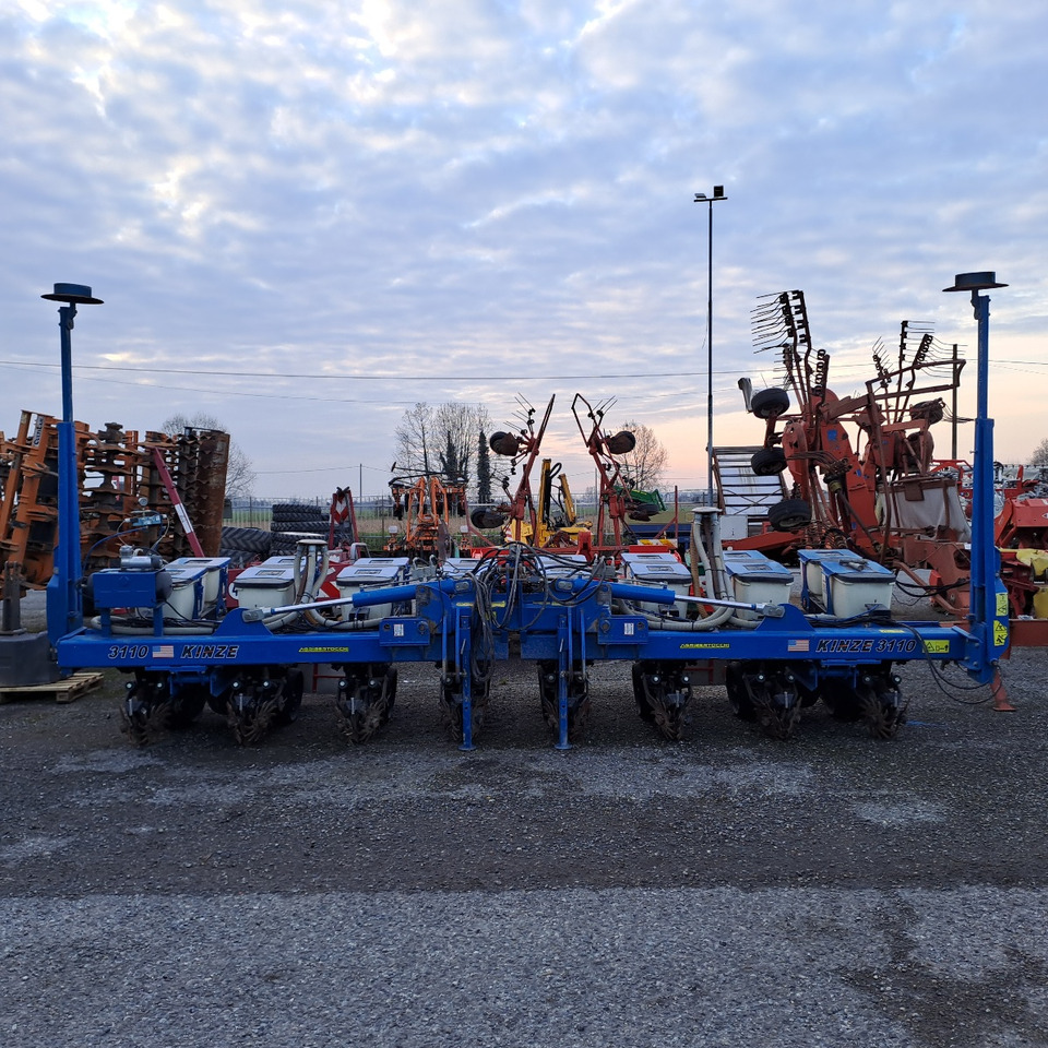 KINZE 3110 - وضع البذور فى خطوط: صور 3 KINZE 3110 - وضع البذور فى خطوط: صور 3