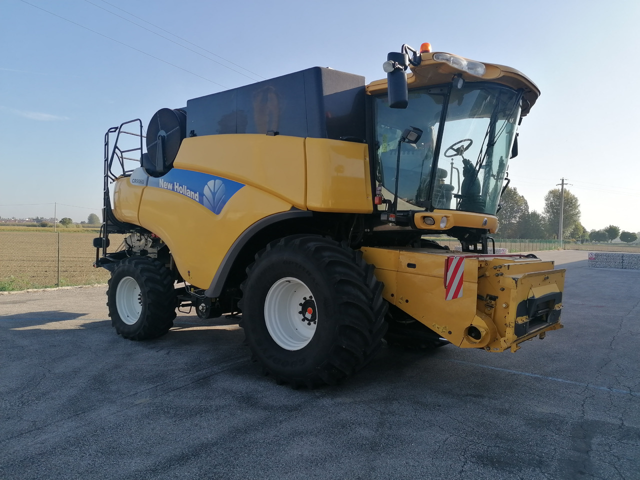 NEW HOLLAND CR 9060 - حصادة شاملة: صور 2 NEW HOLLAND CR 9060 - حصادة شاملة: صور 2