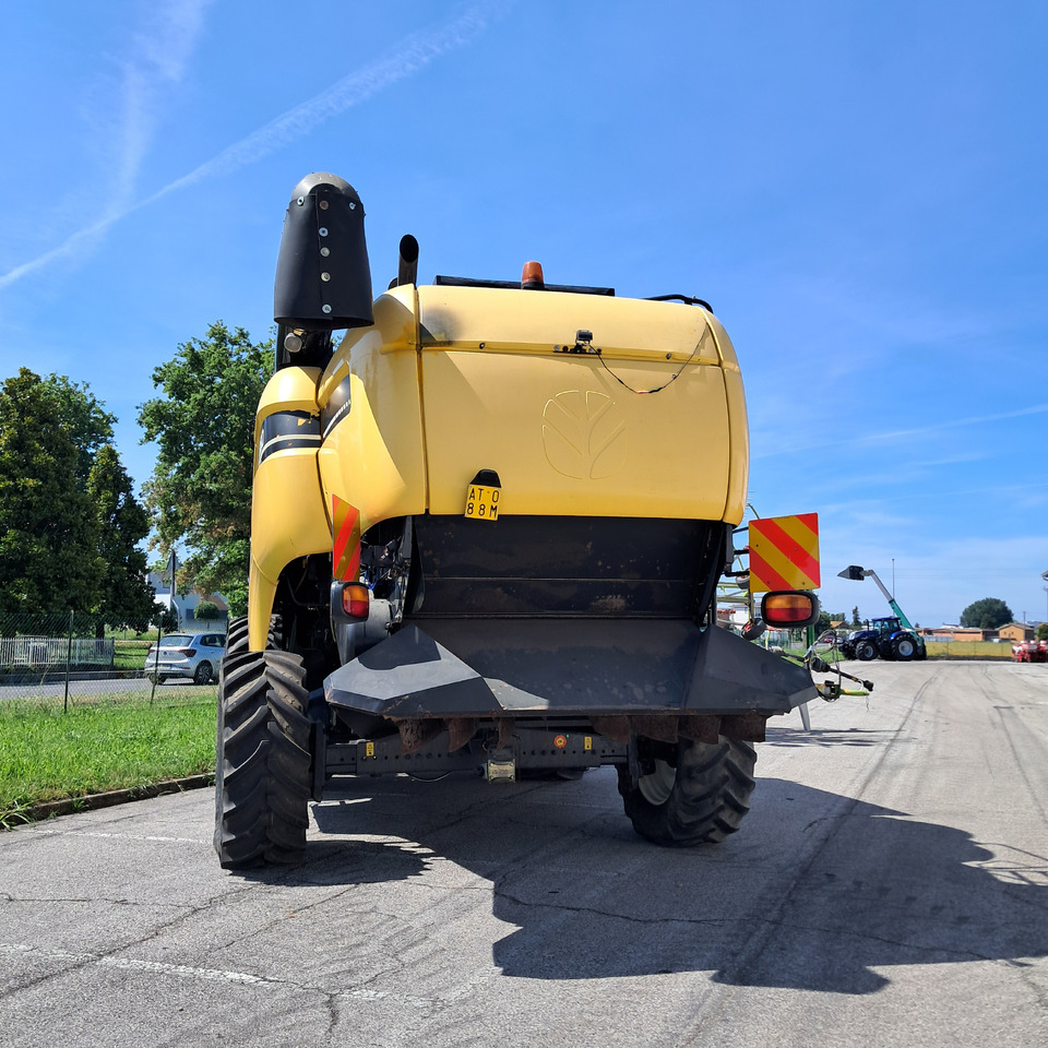NEW HOLLAND CX880 - حصادة شاملة: صور 4 NEW HOLLAND CX880 - حصادة شاملة: صور 4