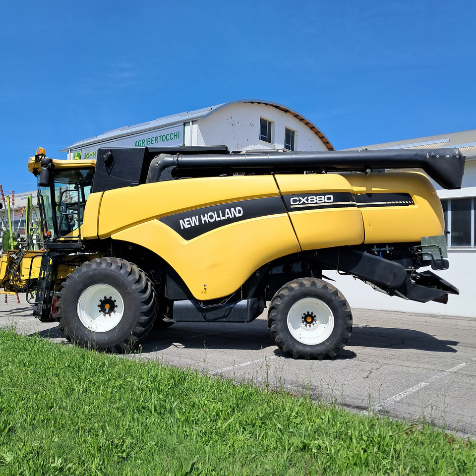 NEW HOLLAND CX880 - حصادة شاملة: صور 2 NEW HOLLAND CX880 - حصادة شاملة: صور 2