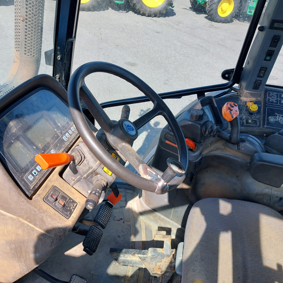 NEW HOLLAND TM 190 - جرار: صور 4 NEW HOLLAND TM 190 - جرار: صور 4