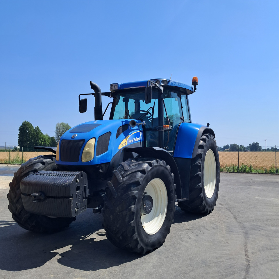 NEW HOLLAND TVT195 - جرار: صور 1 NEW HOLLAND TVT195 - جرار: صور 1