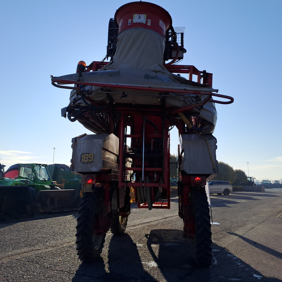 POLVERIZZATORE SEMOVENTE FINOTTO E170 3000 - آلة الرش ذاتية الحركة: صور 4 POLVERIZZATORE SEMOVENTE FINOTTO E170 3000 - آلة الرش ذاتية الحركة: صور 4