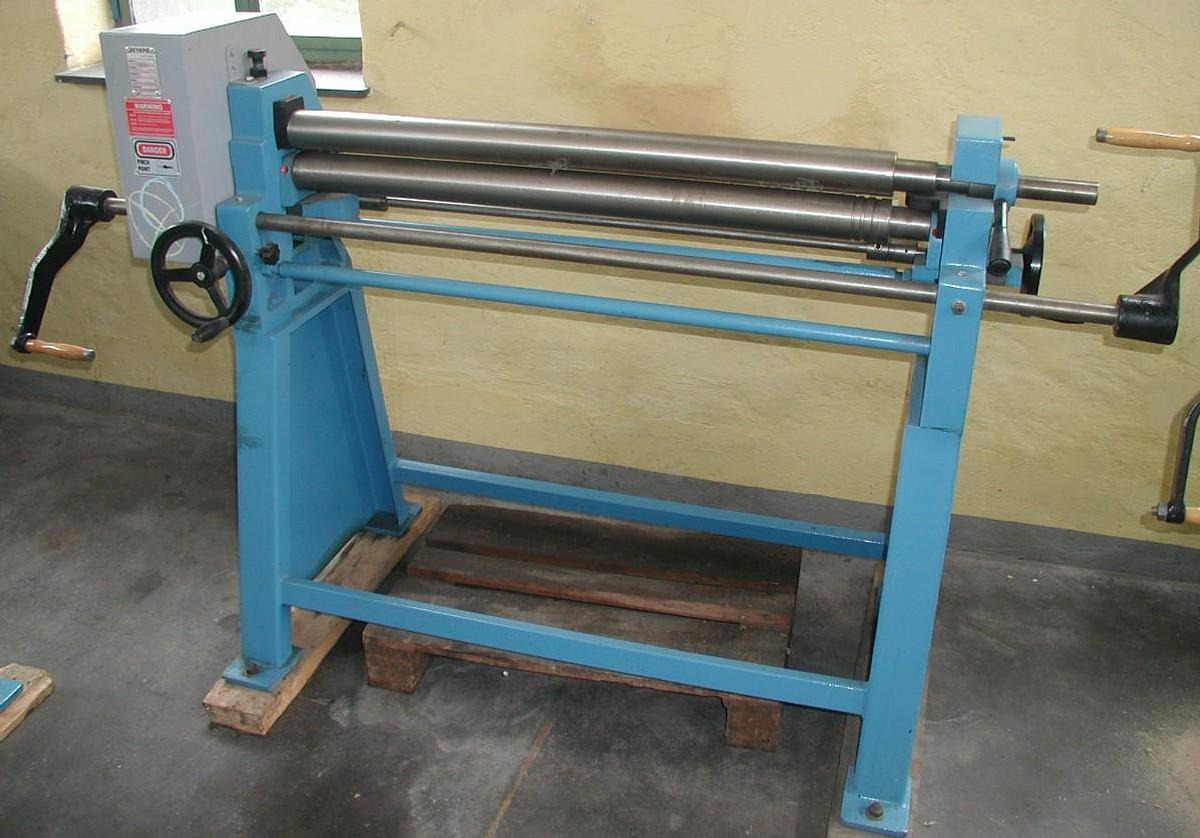 Dreiwalzen-Rundbiegemaschine AKYAPAK - آلة تصنيع المعادن: صور 2 Dreiwalzen-Rundbiegemaschine AKYAPAK - آلة تصنيع المعادن: صور 2