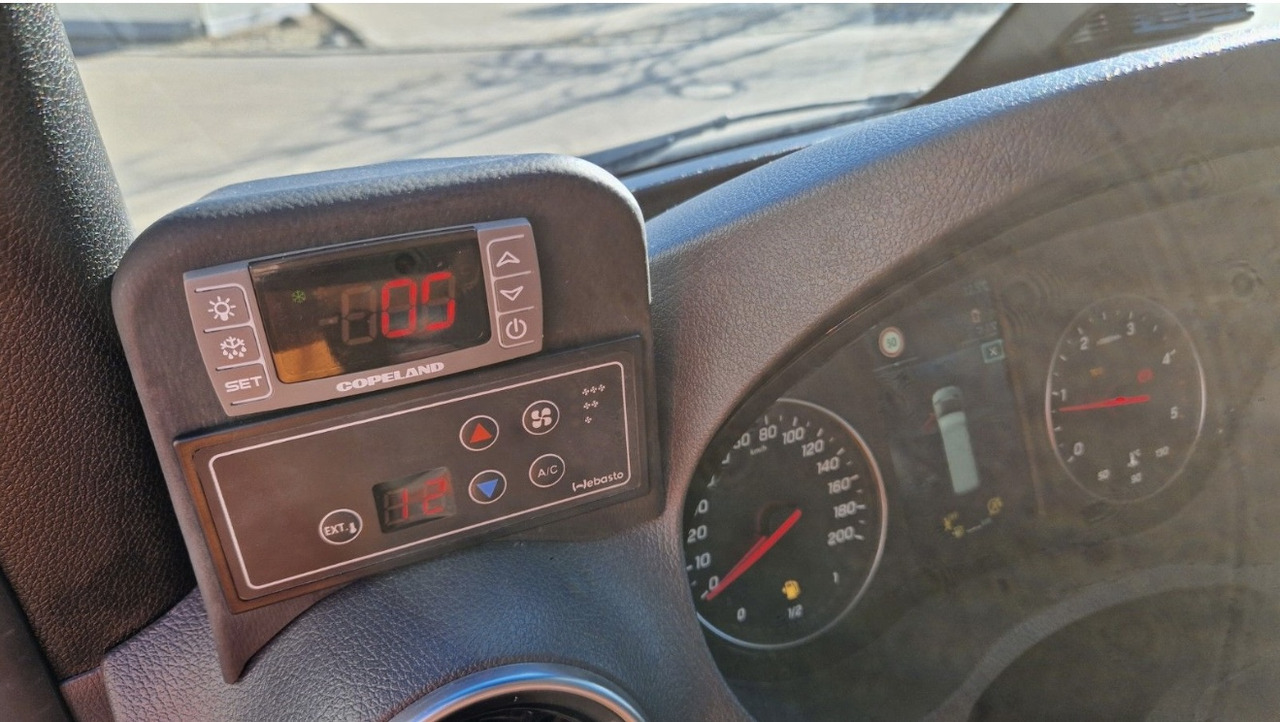 تأجير Mercedes Benz Sprinter 415 19 asientos Mercedes Benz Sprinter 415 19 asientos: صور 17