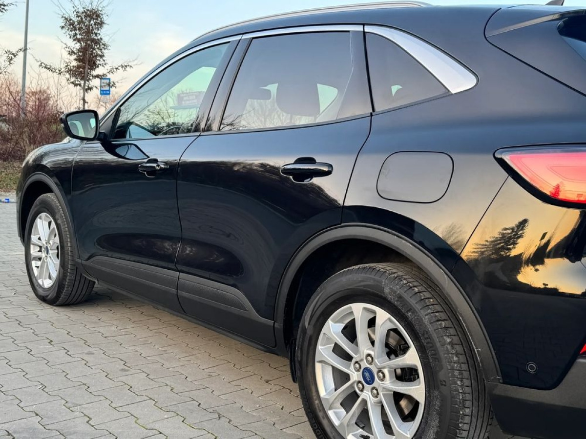 سيارة دفع رباعي Ford Kuga Ford 2.0 EcoBlue AWD Titanium X Kamery: صور 16
