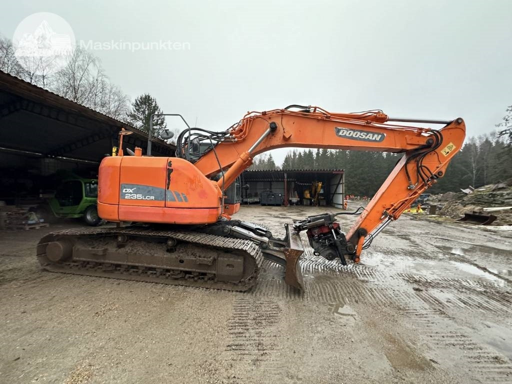 Doosan DX 235 LCR - حفارات زحافة: صور 5 Doosan DX 235 LCR - حفارات زحافة: صور 5
