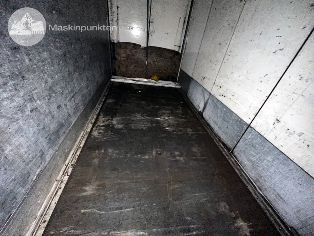 بصندوق مغلق مقطورة Ekeri S9-D: صور 39
