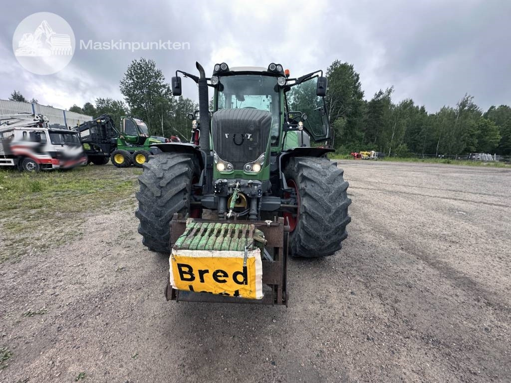 Fendt 824 Vario - جرار: صور 3 Fendt 824 Vario - جرار: صور 3