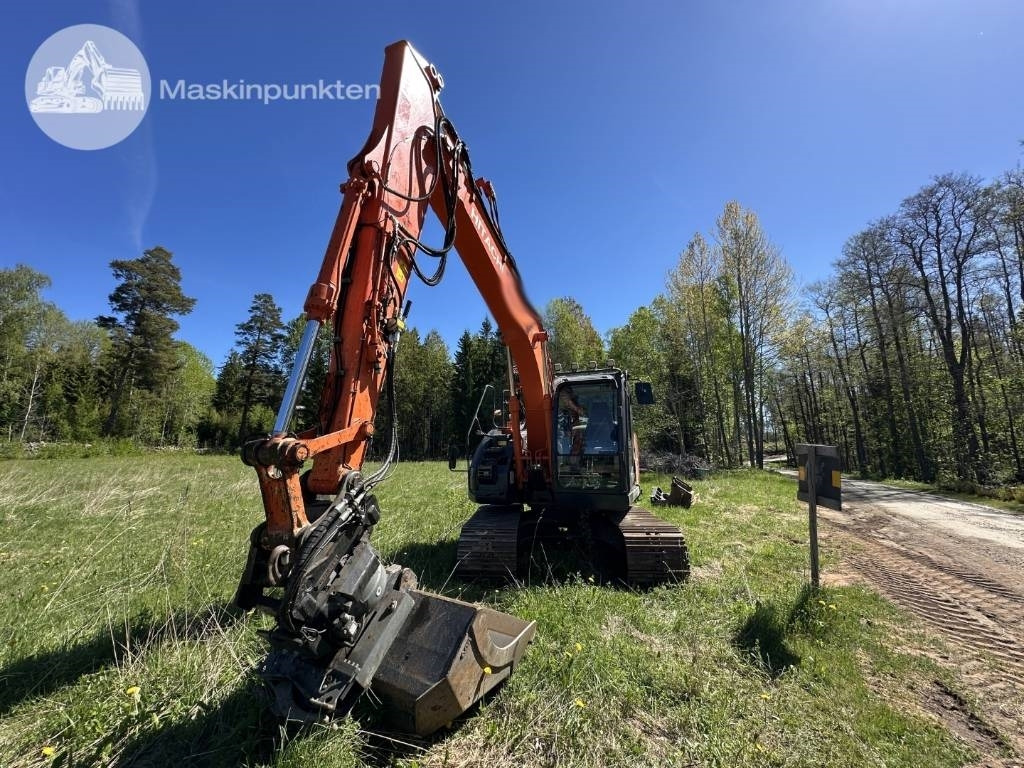 Hitachi ZX 135 US-6 - حفارات زحافة: صور 3 Hitachi ZX 135 US-6 - حفارات زحافة: صور 3