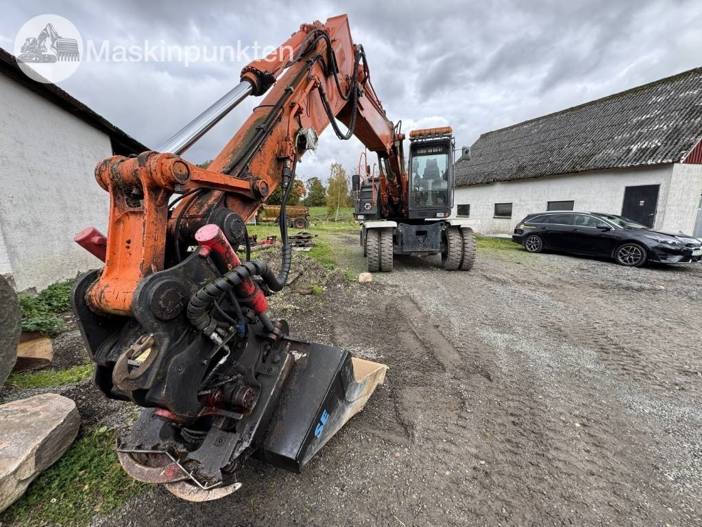 Hitachi ZX 140 W-3 - حفارة على عجلات: صور 5 Hitachi ZX 140 W-3 - حفارة على عجلات: صور 5