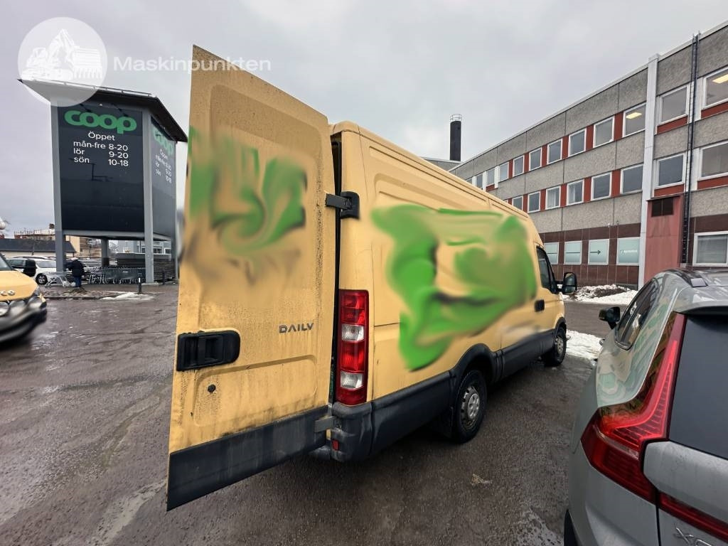 Iveco Daily 35 S13 V - فان: صور 4 Iveco Daily 35 S13 V - فان: صور 4