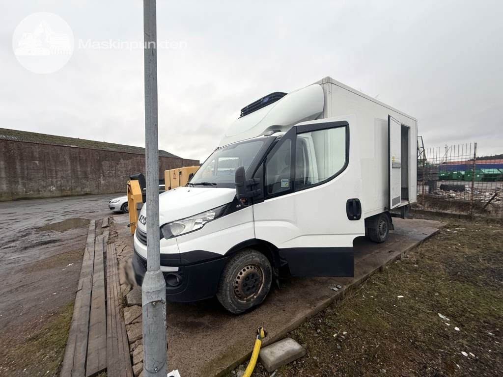 Iveco Daily 35 S16 - الشاحنات الصغيرة المبردة: صور 1 Iveco Daily 35 S16 - الشاحنات الصغيرة المبردة: صور 1