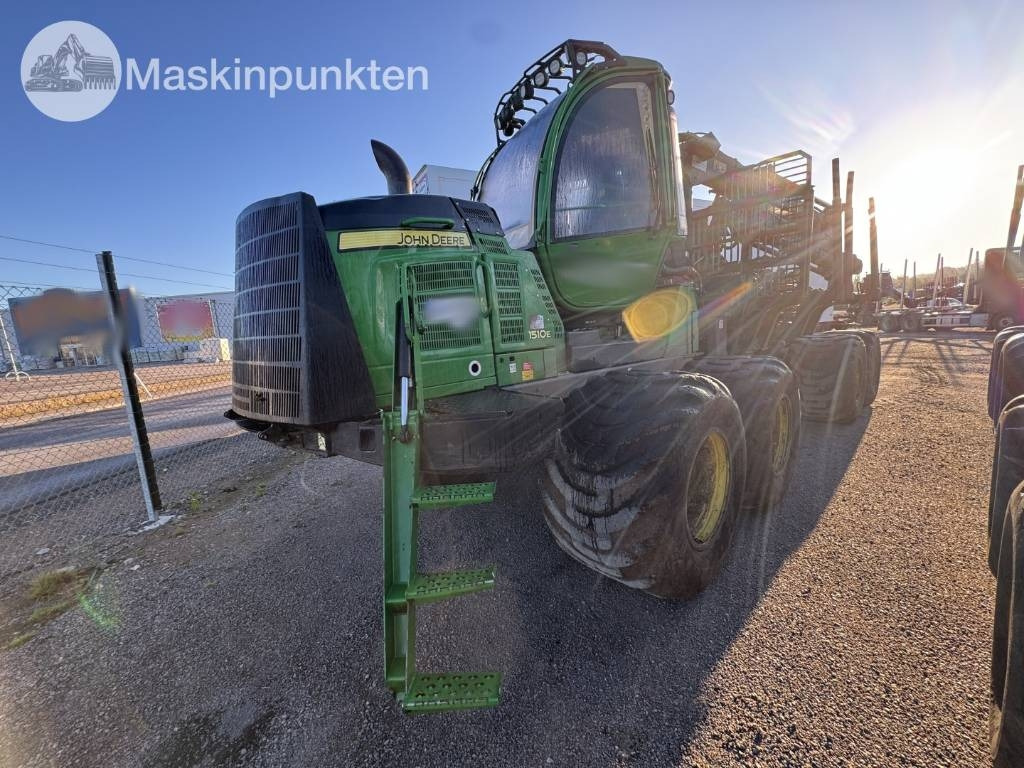 John Deere 1510 E - شاحنات نقل الأخشاب في الغابات: صور 1 John Deere 1510 E - شاحنات نقل الأخشاب في الغابات: صور 1