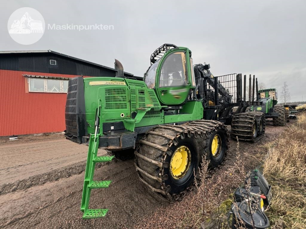 John Deere 1910 G - شاحنات نقل الأخشاب في الغابات: صور 3 John Deere 1910 G - شاحنات نقل الأخشاب في الغابات: صور 3