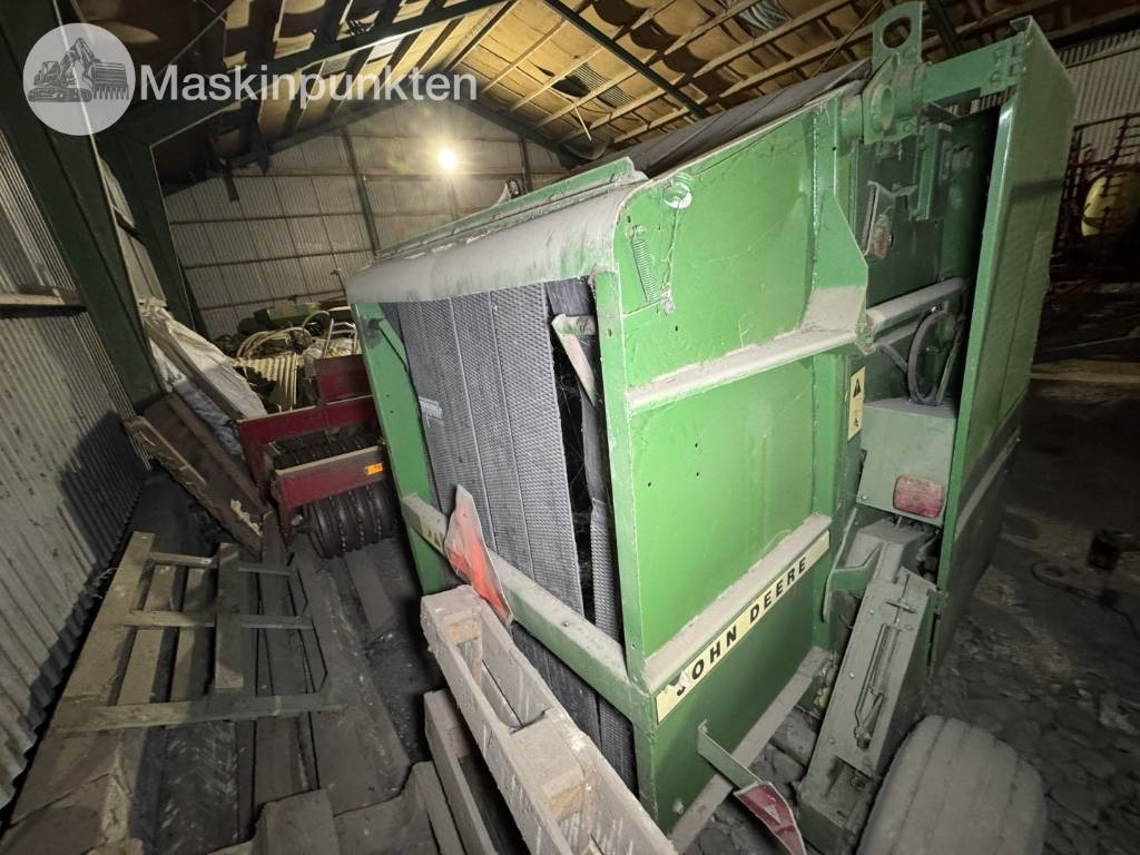 John Deere 545 - مكبس القش الدائري: صور 2 John Deere 545 - مكبس القش الدائري: صور 2