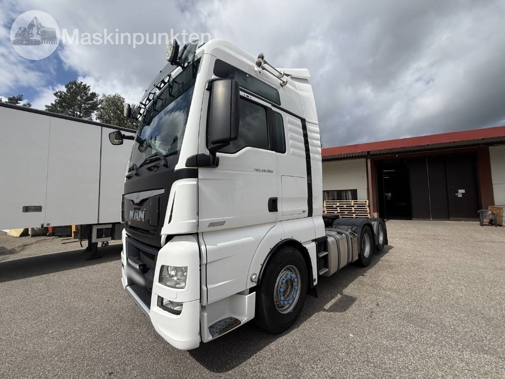 MAN TGX 25.560 - شاحنة جرار: صور 1 MAN TGX 25.560 - شاحنة جرار: صور 1