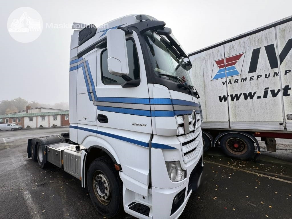 Mercedes-Benz Actros 2545 - شاحنة جرار: صور 1 Mercedes-Benz Actros 2545 - شاحنة جرار: صور 1