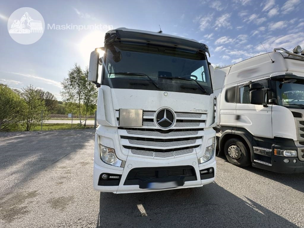Mercedes-Benz Actros 2545 - شاحنة جرار: صور 3 Mercedes-Benz Actros 2545 - شاحنة جرار: صور 3