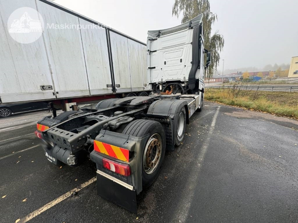 Mercedes-Benz Actros 2545 - شاحنة جرار: صور 5 Mercedes-Benz Actros 2545 - شاحنة جرار: صور 5