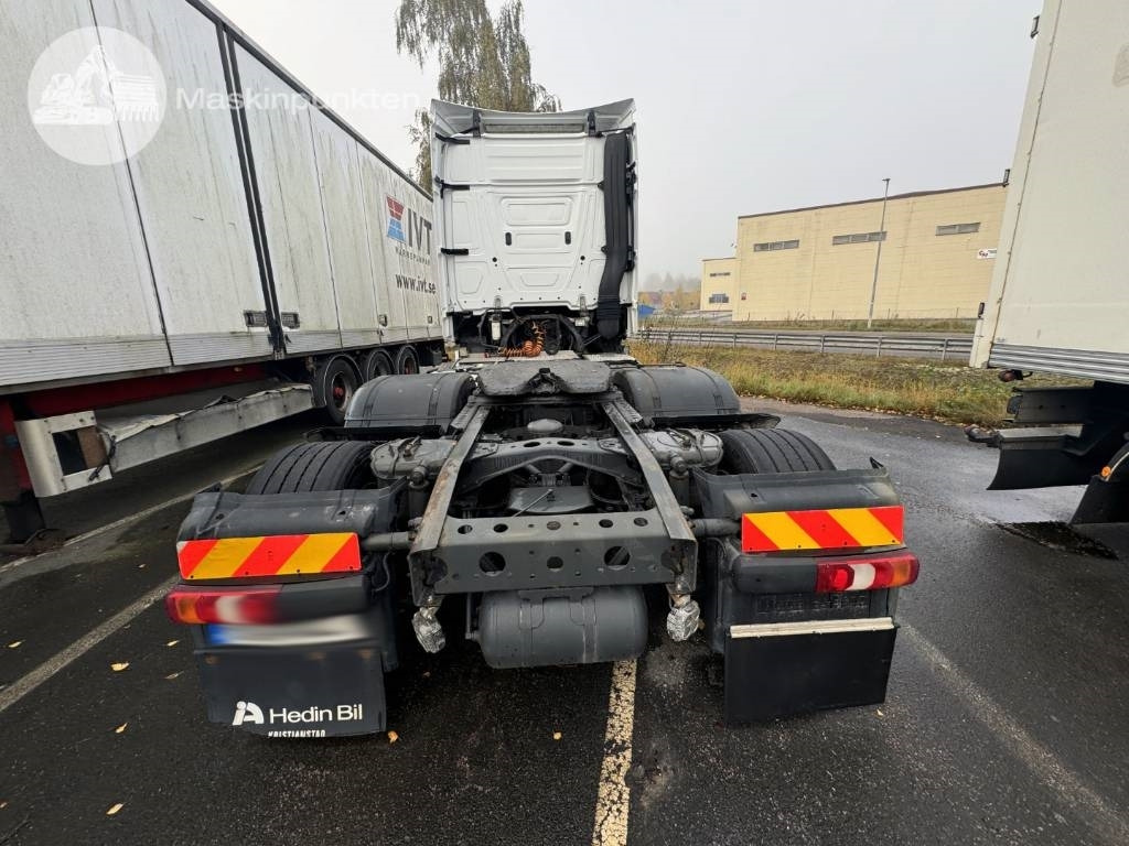 Mercedes-Benz Actros 2545 - شاحنة جرار: صور 4 Mercedes-Benz Actros 2545 - شاحنة جرار: صور 4