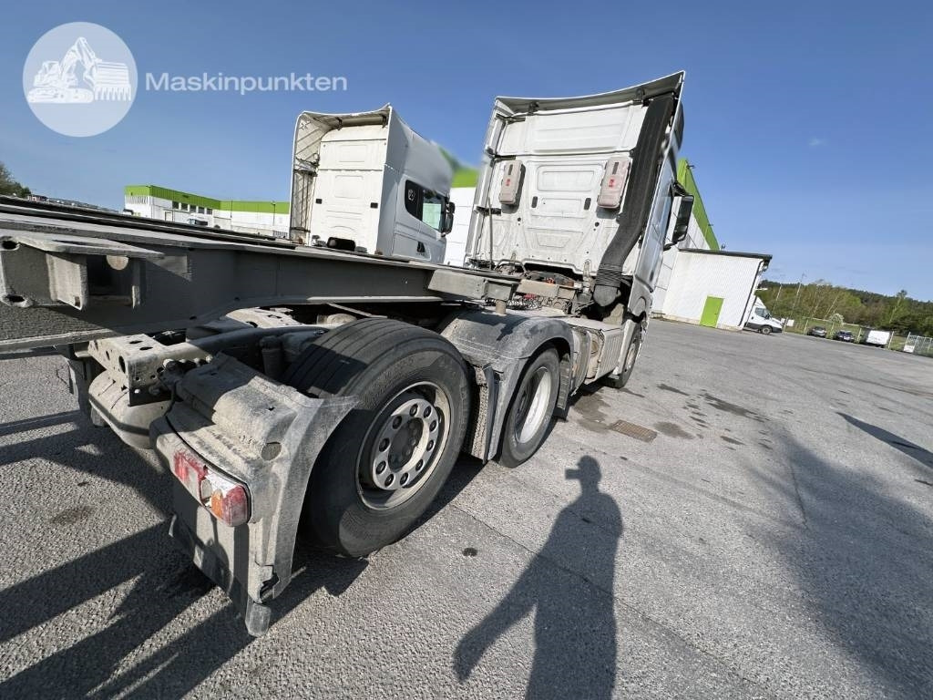 Mercedes-Benz Actros 2545 - شاحنة جرار: صور 5 Mercedes-Benz Actros 2545 - شاحنة جرار: صور 5