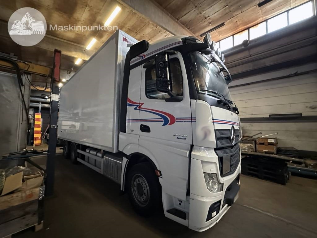 Mercedes-Benz Actros 2545 - بصندوق مغلق شاحنة: صور 3 Mercedes-Benz Actros 2545 - بصندوق مغلق شاحنة: صور 3