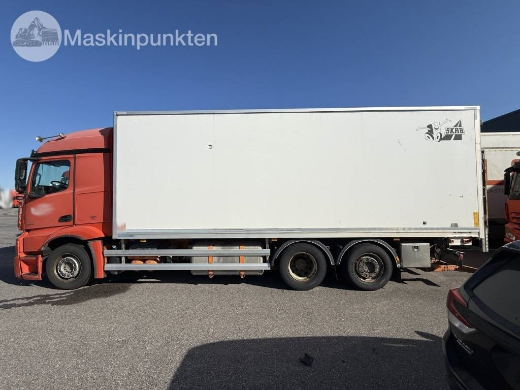 مبردة شاحنة Mercedes-Benz Actros 2551: صور 7 مبردة شاحنة Mercedes-Benz Actros 2551: صور 7