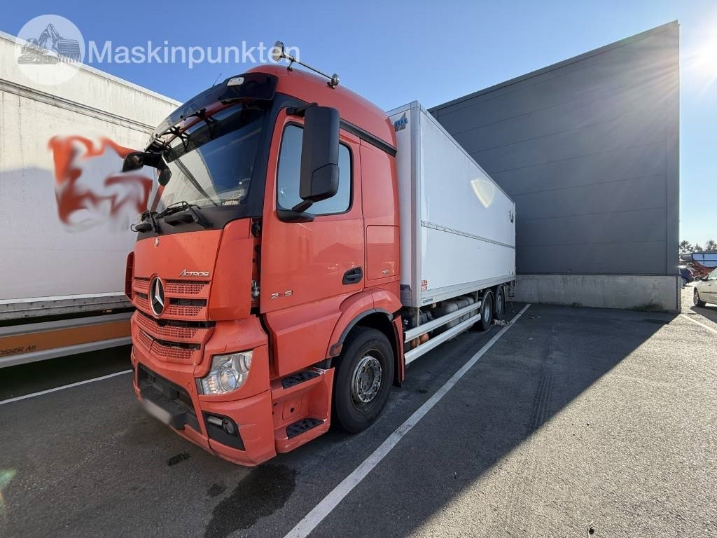 Mercedes-Benz Actros 2551 - مبردة شاحنة: صور 1 Mercedes-Benz Actros 2551 - مبردة شاحنة: صور 1