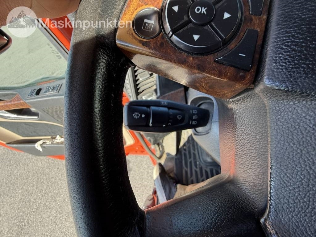 مبردة شاحنة Mercedes-Benz Actros 2551: صور 39 مبردة شاحنة Mercedes-Benz Actros 2551: صور 39