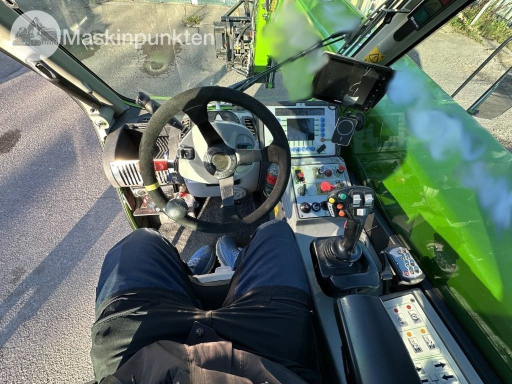 رافعة تلسكوبية Merlo Roto40.30 MCSS: صور 17 رافعة تلسكوبية Merlo Roto40.30 MCSS: صور 17