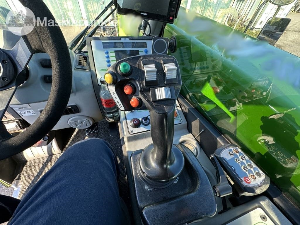 رافعة تلسكوبية Merlo Roto40.30 MCSS: صور 18 رافعة تلسكوبية Merlo Roto40.30 MCSS: صور 18