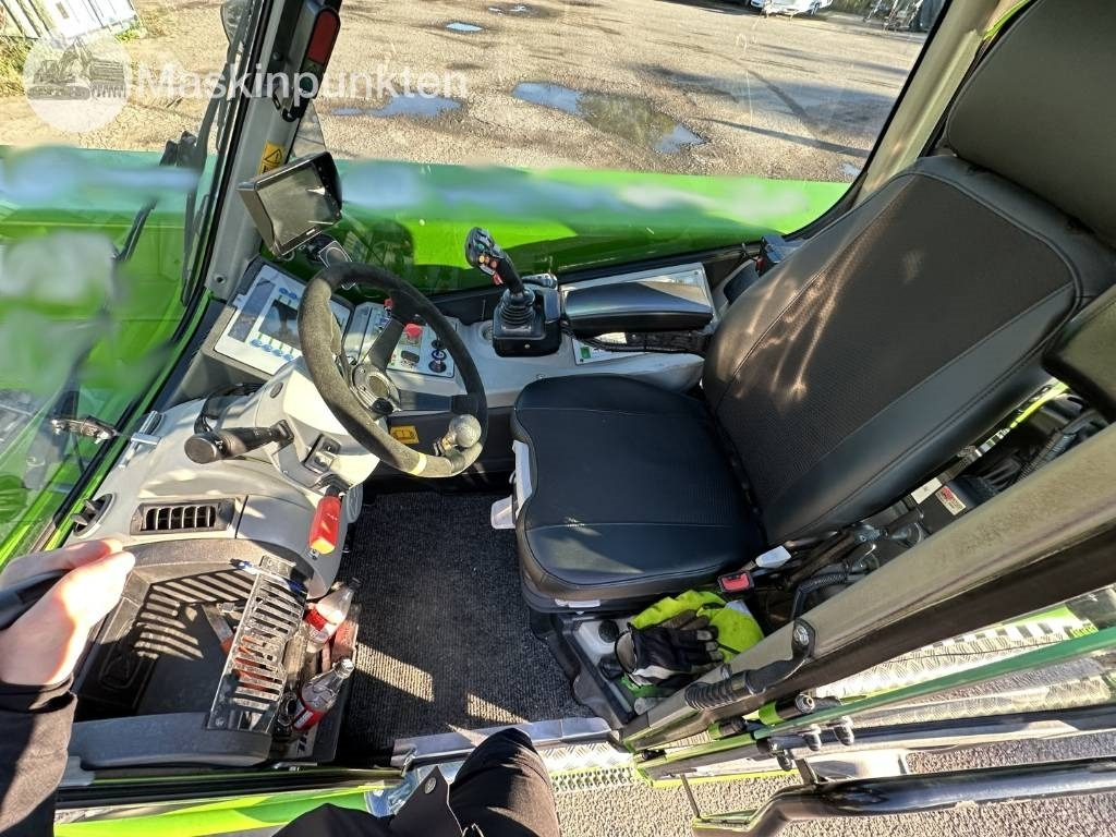 رافعة تلسكوبية Merlo Roto40.30 MCSS: صور 14 رافعة تلسكوبية Merlo Roto40.30 MCSS: صور 14