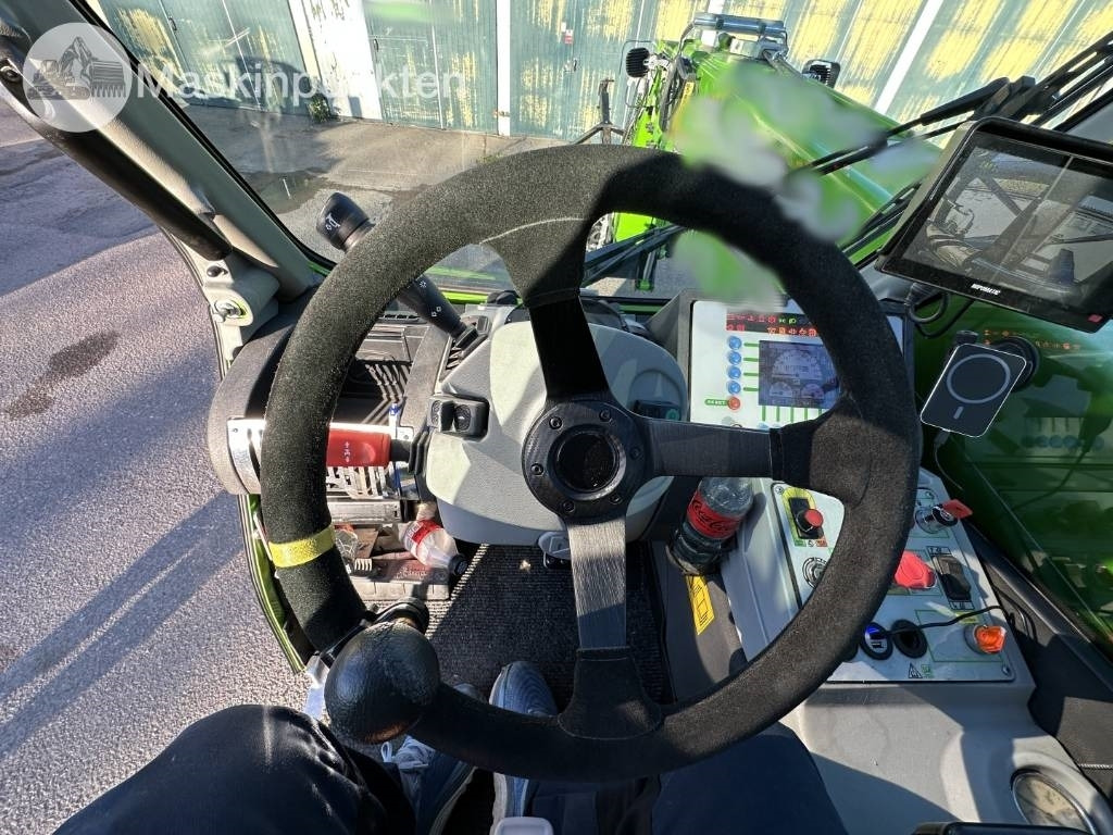 رافعة تلسكوبية Merlo Roto40.30 MCSS: صور 20 رافعة تلسكوبية Merlo Roto40.30 MCSS: صور 20