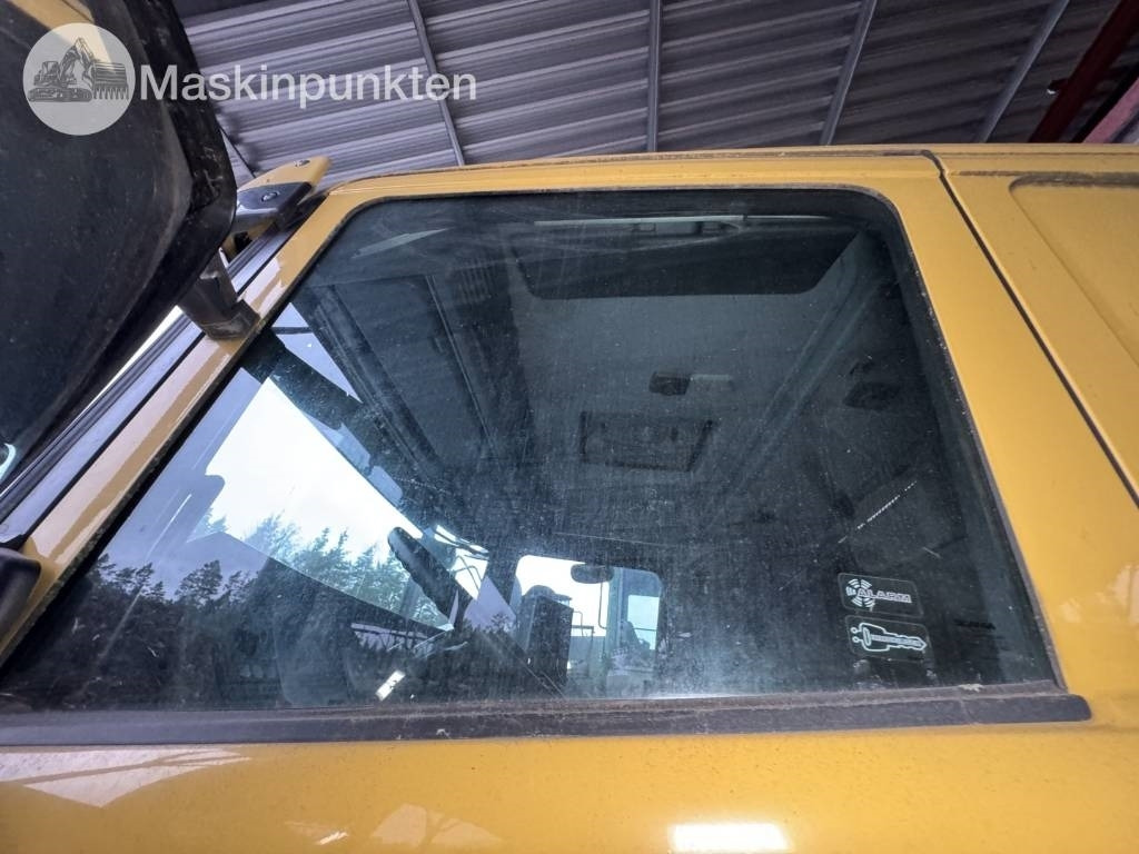 شاحنة قطع الأشجار Scania P 124 G med Timberman: صور 38