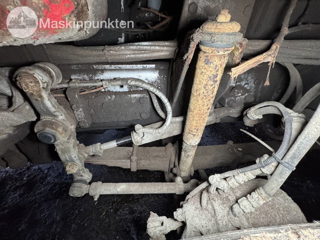 شاحنة قطع الأشجار Scania P 124 G med Timberman: صور 11