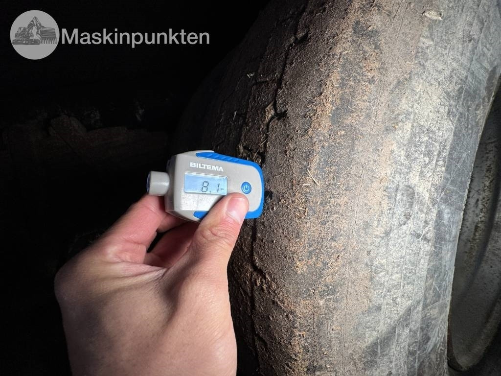 شاحنة قطع الأشجار Scania P 124 G med Timberman: صور 17