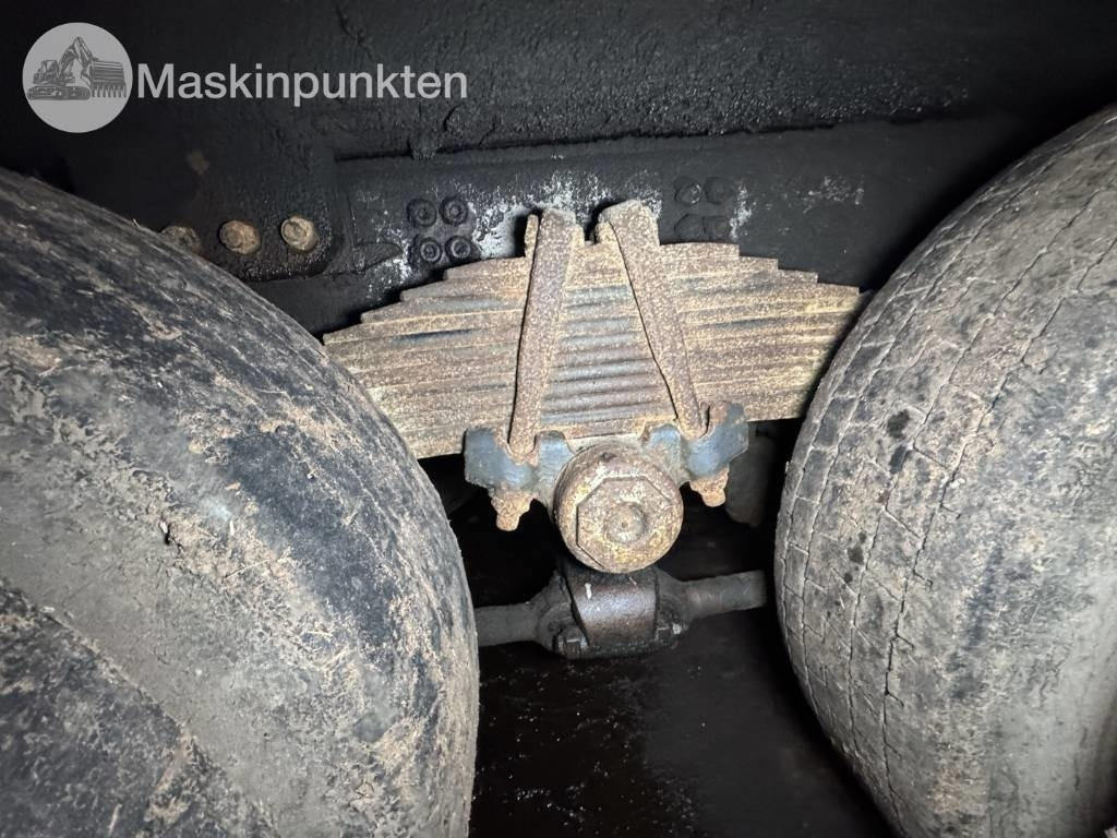 شاحنة قطع الأشجار Scania P 124 G med Timberman: صور 18