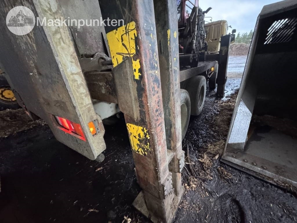 شاحنة قطع الأشجار Scania P 124 G med Timberman: صور 22