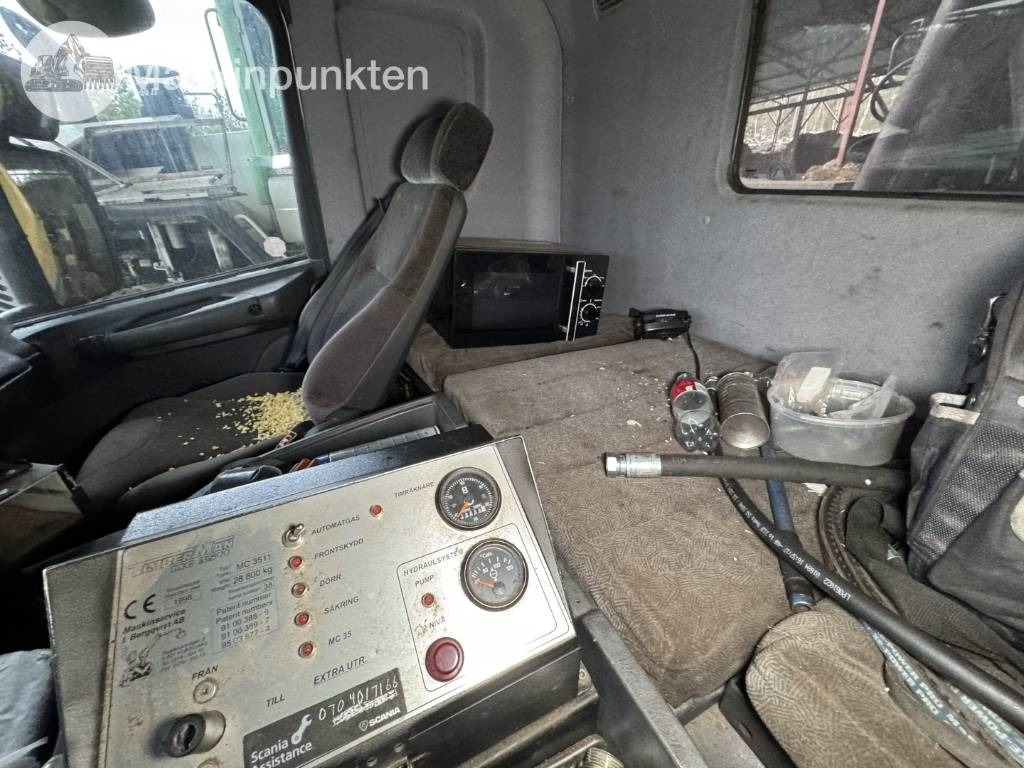 شاحنة قطع الأشجار Scania P 124 G med Timberman: صور 49