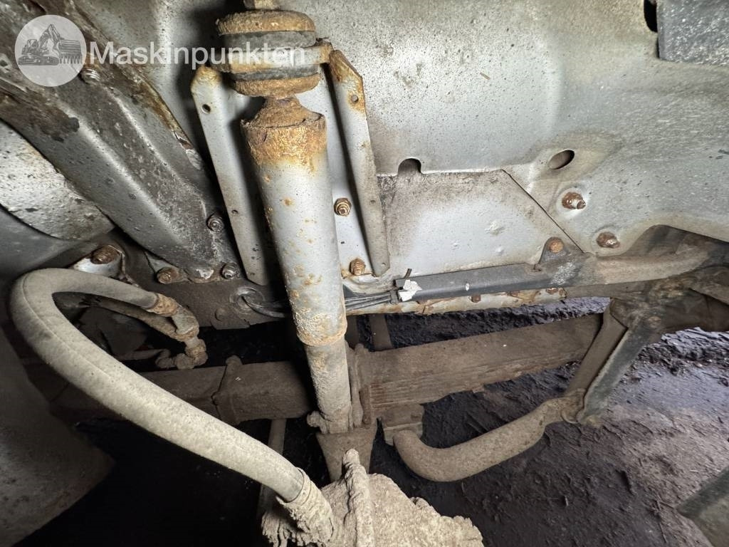 شاحنة قطع الأشجار Scania P 124 G med Timberman: صور 34